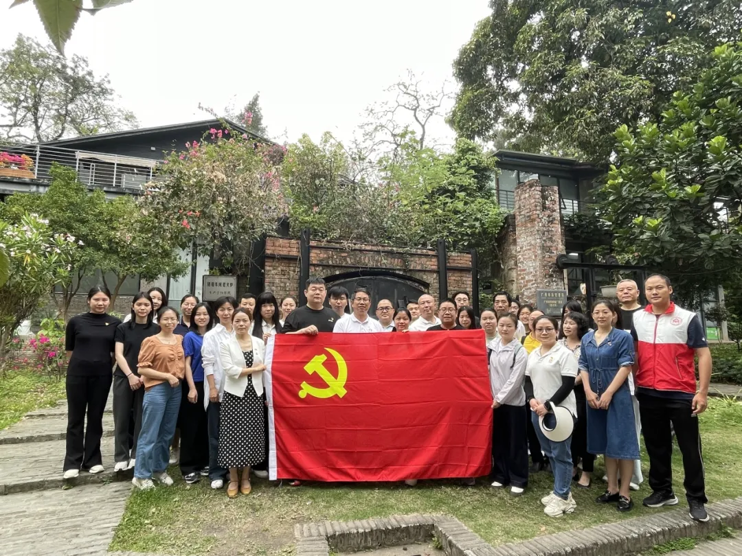 “以绿为笔绘生态 向新向上向未来” T.I.T创意园开展联合植树活动